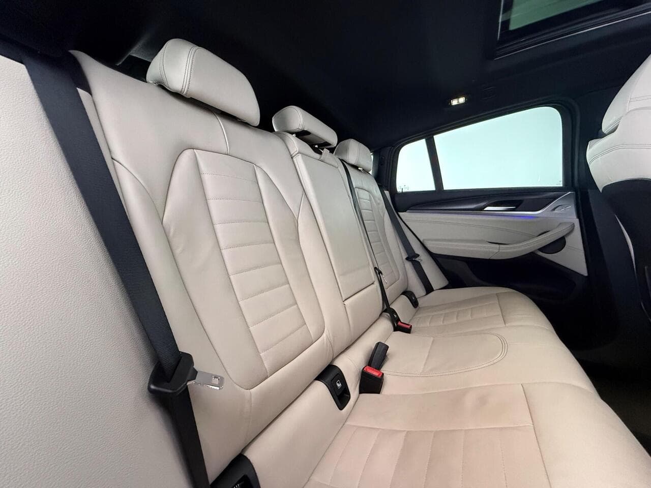 BMW X4 thumbnail Seats Rear