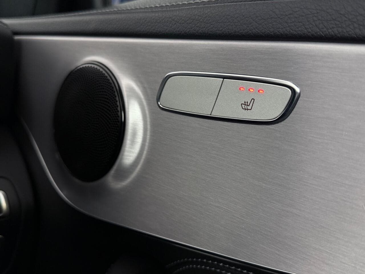 Mercedes-Benz C Class thumbnail Misc Controls