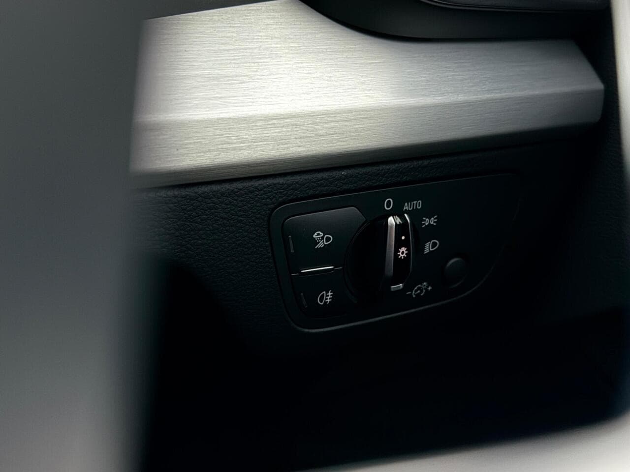 Audi Q5 thumbnail Misc Controls