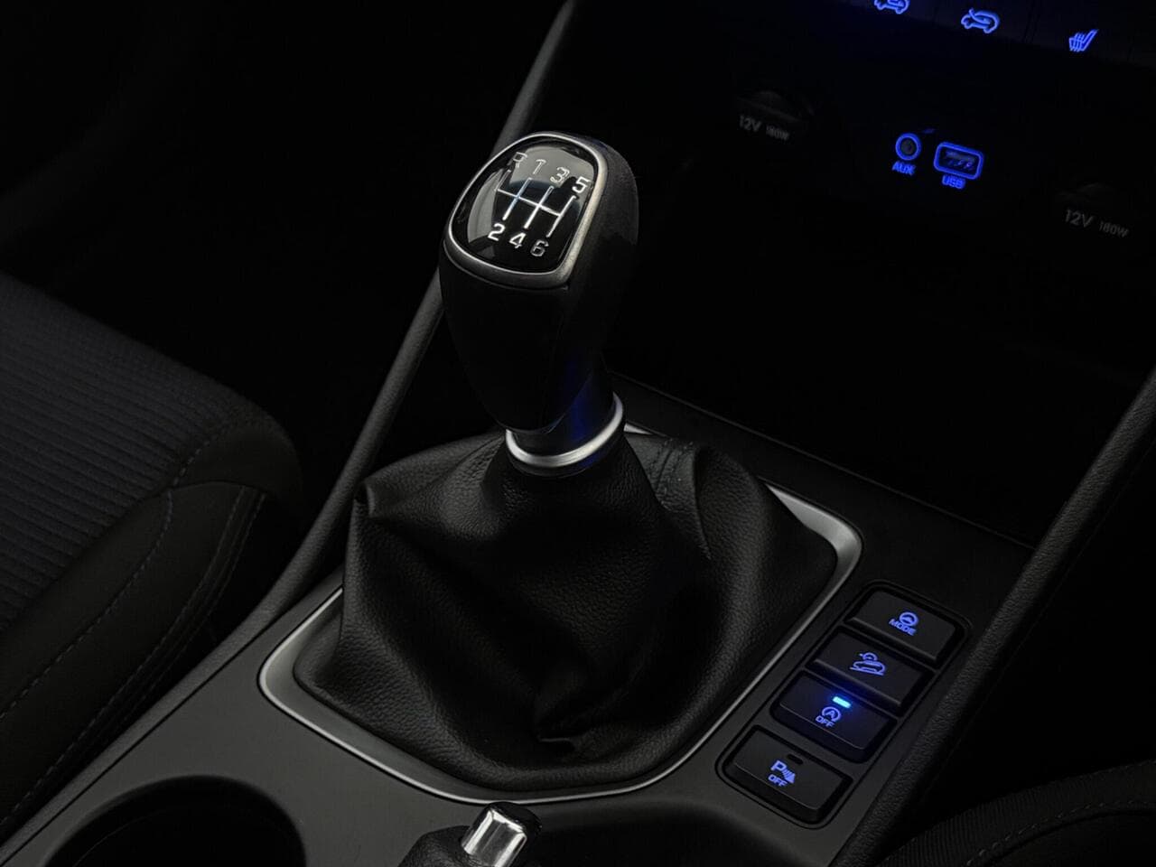Hyundai TUCSON thumbnail Interior Front