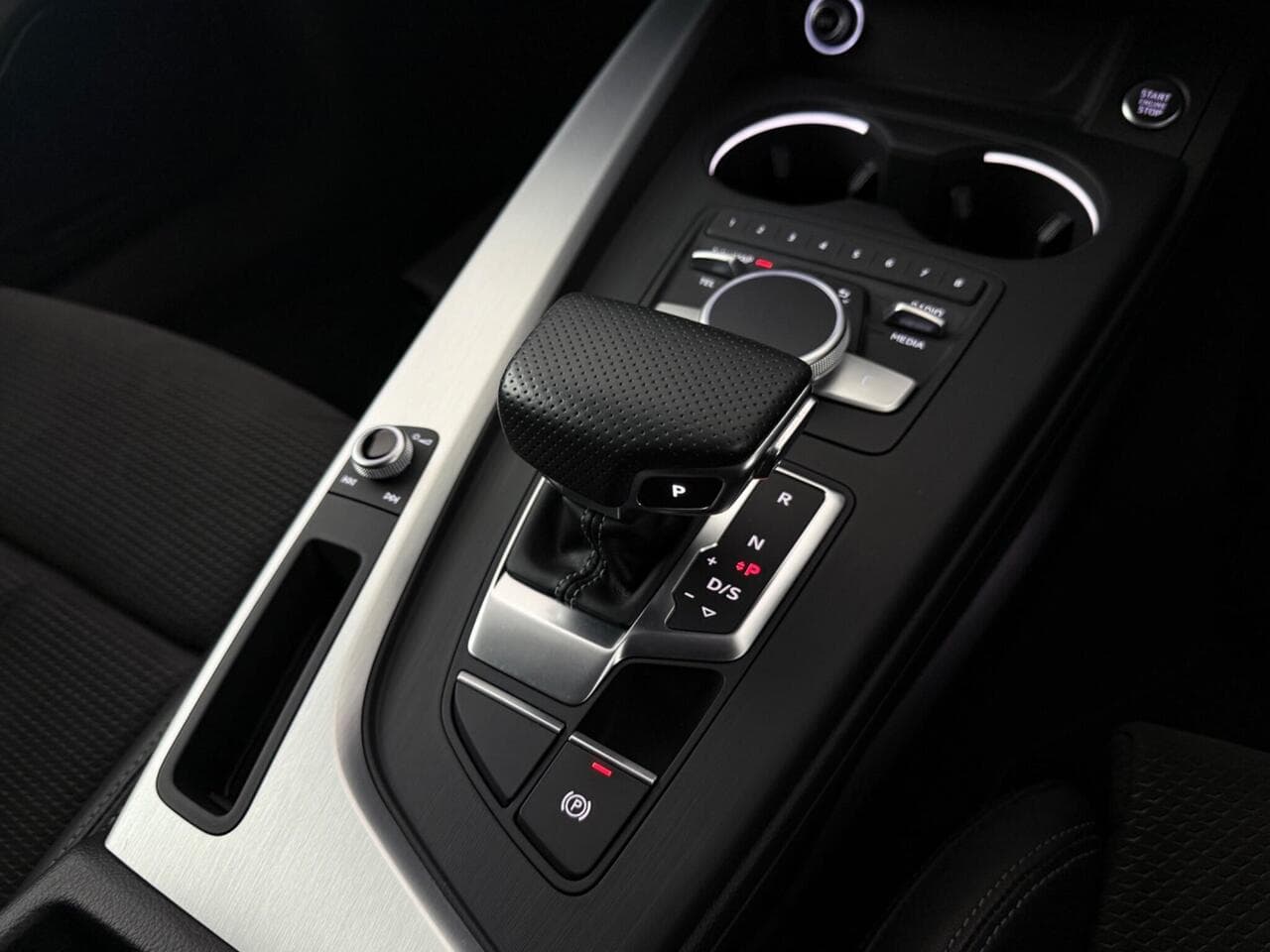 Audi A5 thumbnail Interior Front