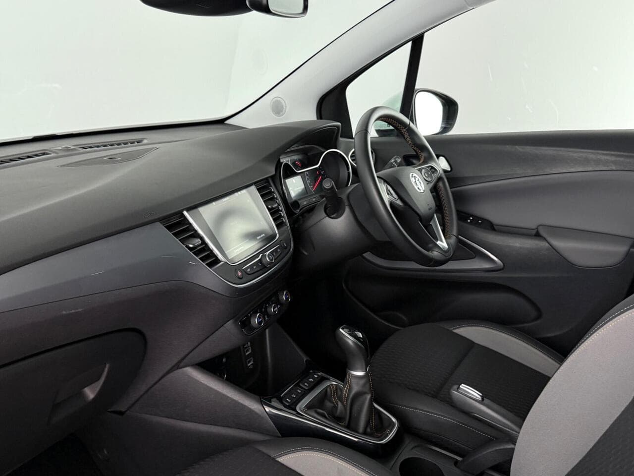 Vauxhall Crossland X thumbnail Interior Front