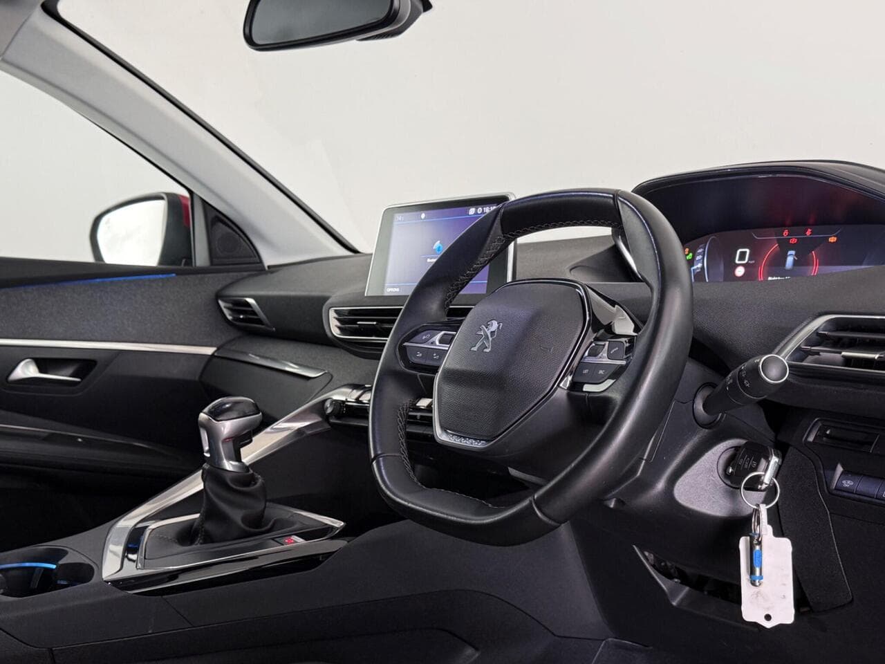 Peugeot 3008 thumbnail Interior Front