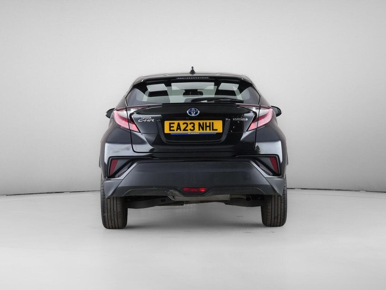 Toyota C-HR thumbnail Rear