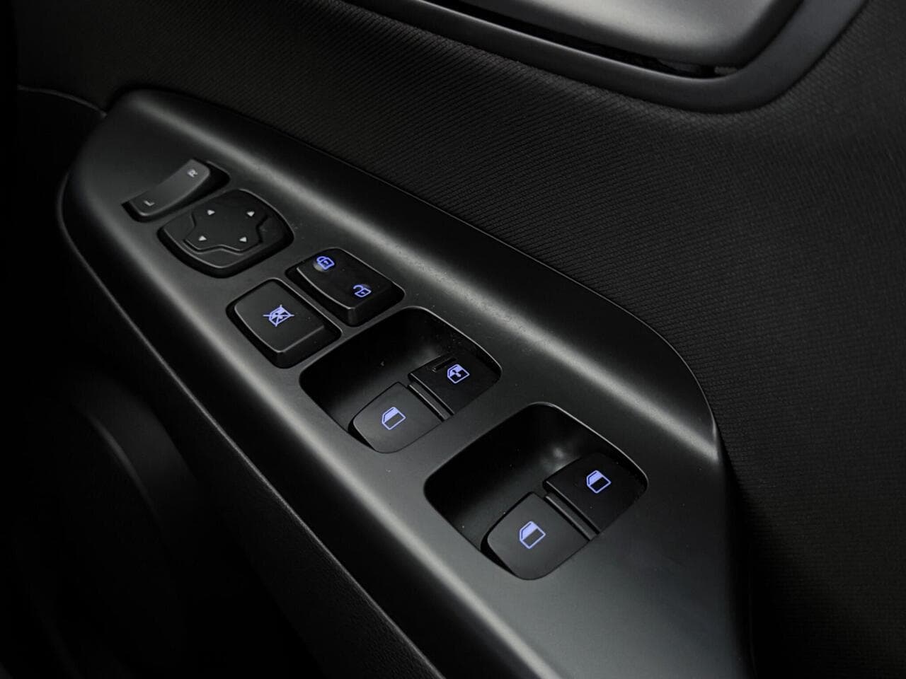 Hyundai KONA thumbnail Misc Controls