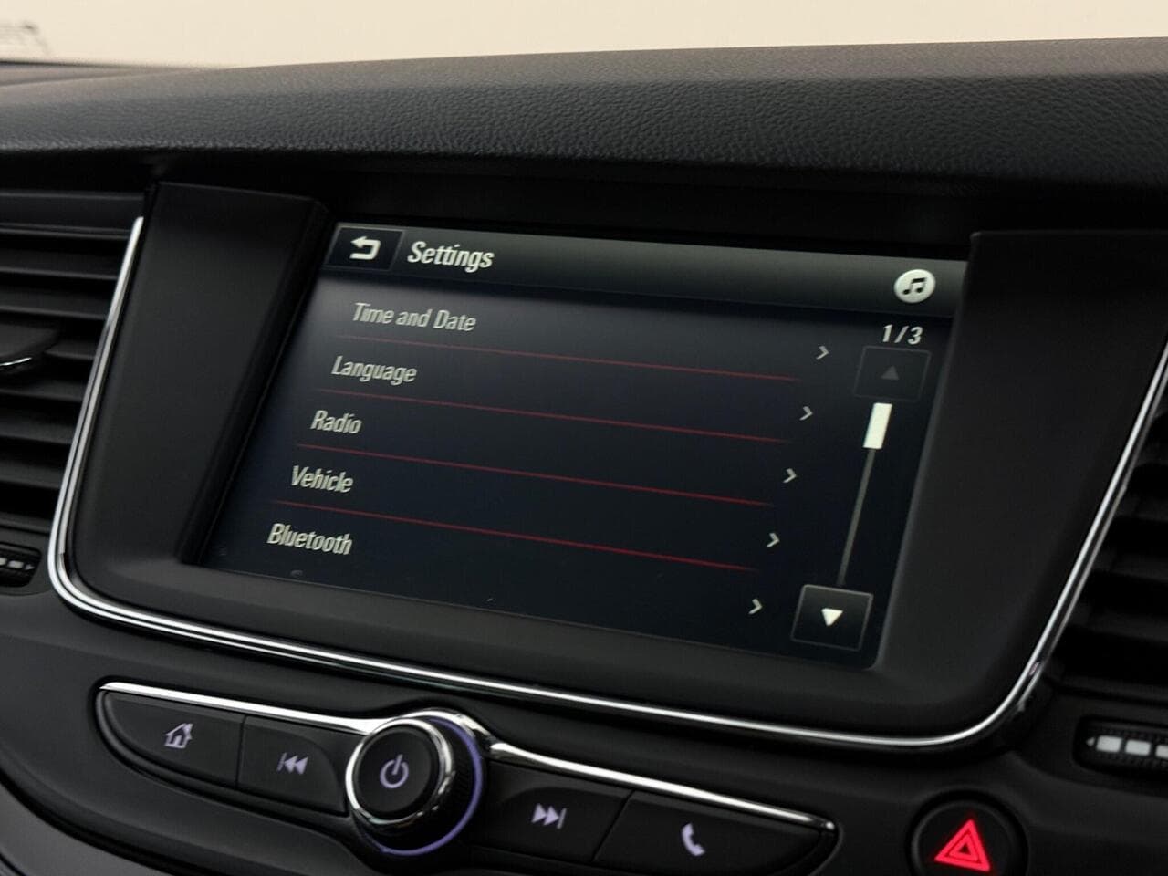 Vauxhall Astra thumbnail Infotainment System