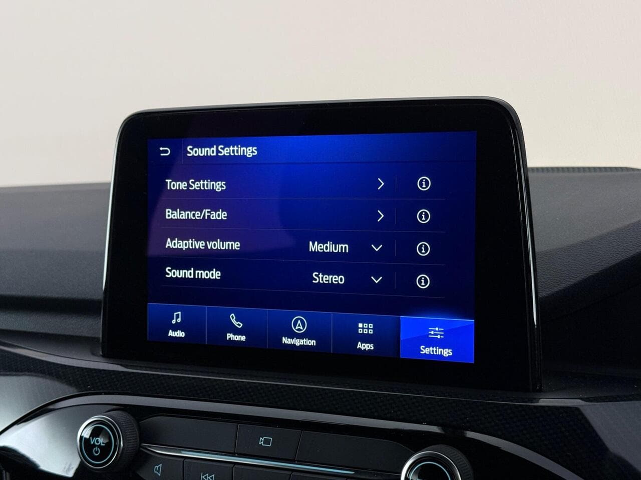 Ford Kuga thumbnail Infotainment System