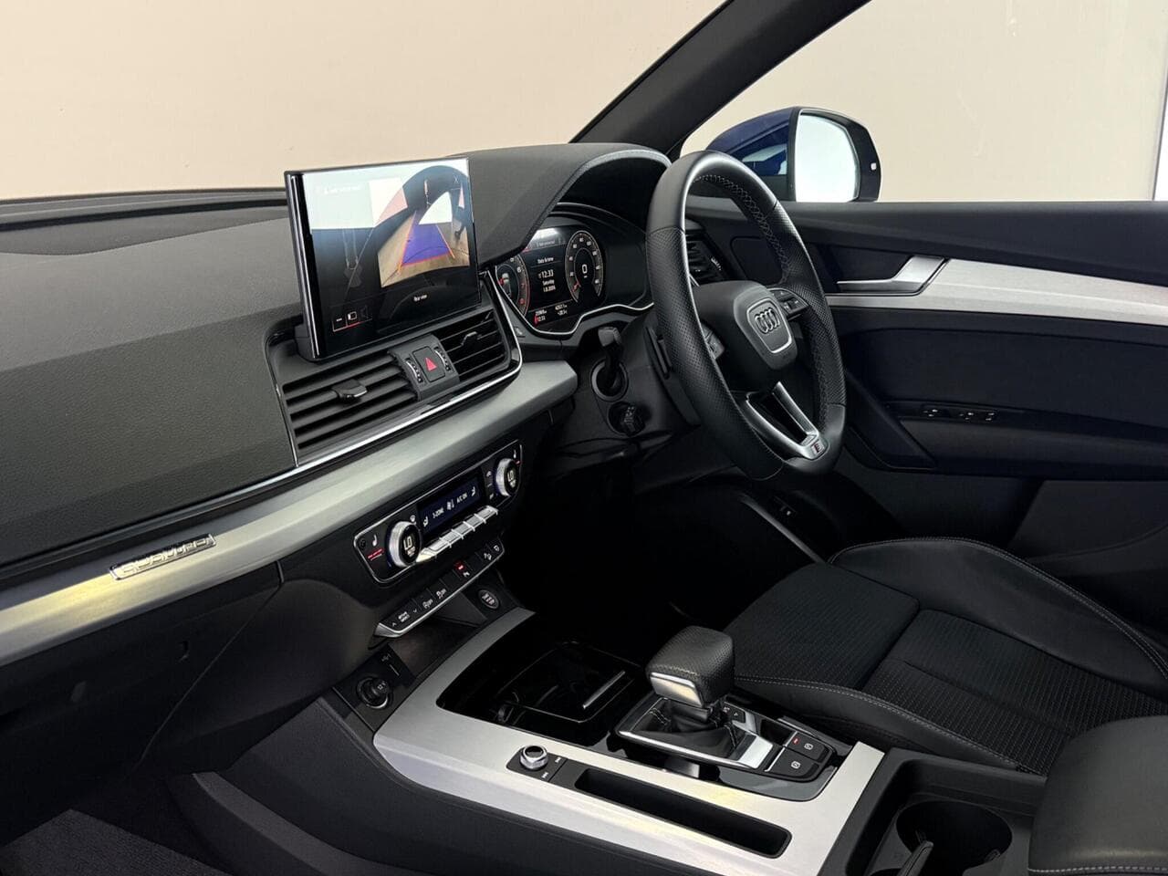 Audi Q5 thumbnail Interior Front