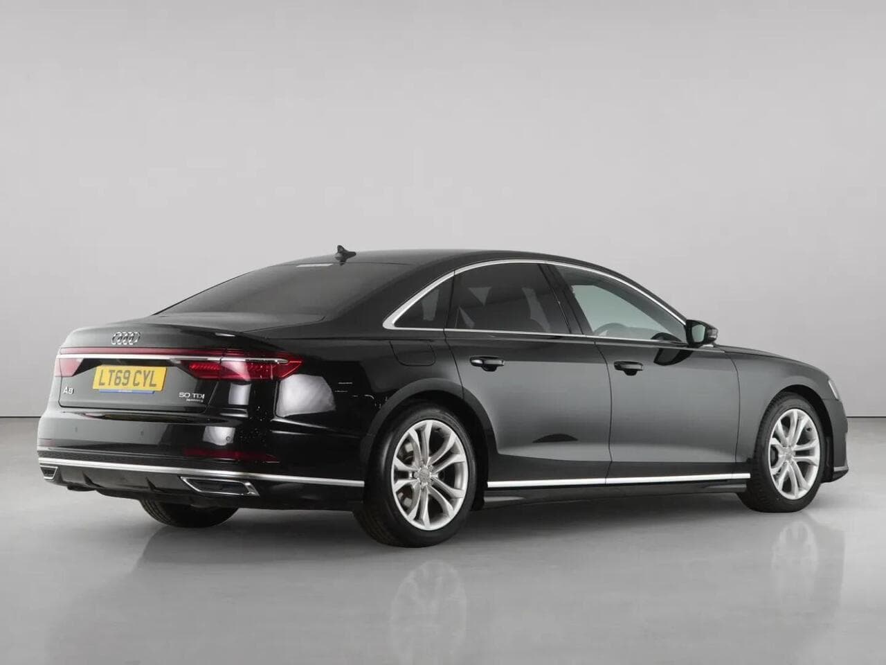 Audi A8 thumbnail Rear Right