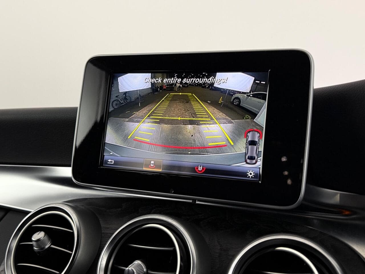 Mercedes-Benz C Class thumbnail Infotainment System