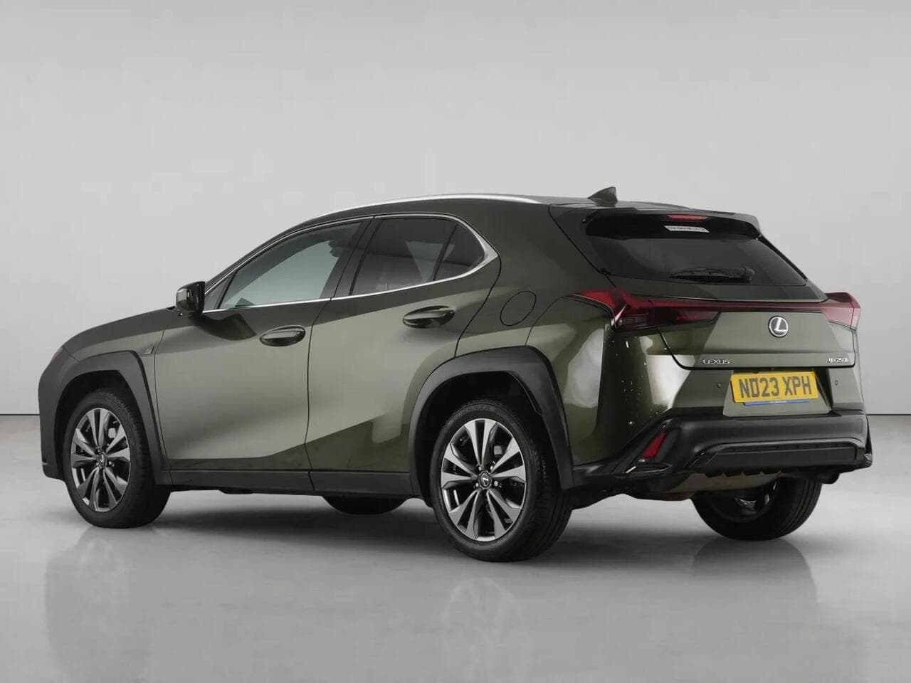 Lexus UX thumbnail Rear Left