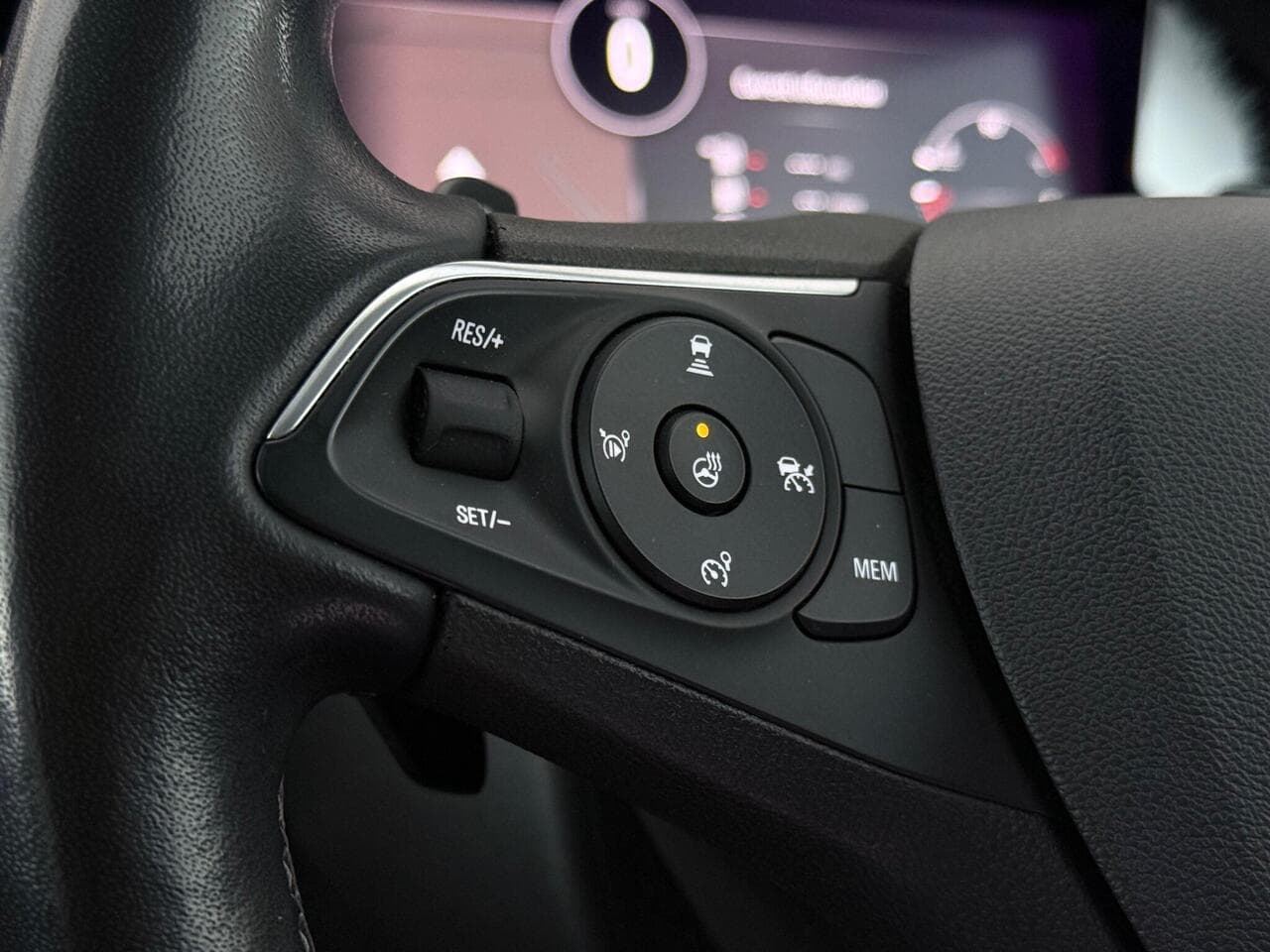 Vauxhall Grandland thumbnail Misc Controls