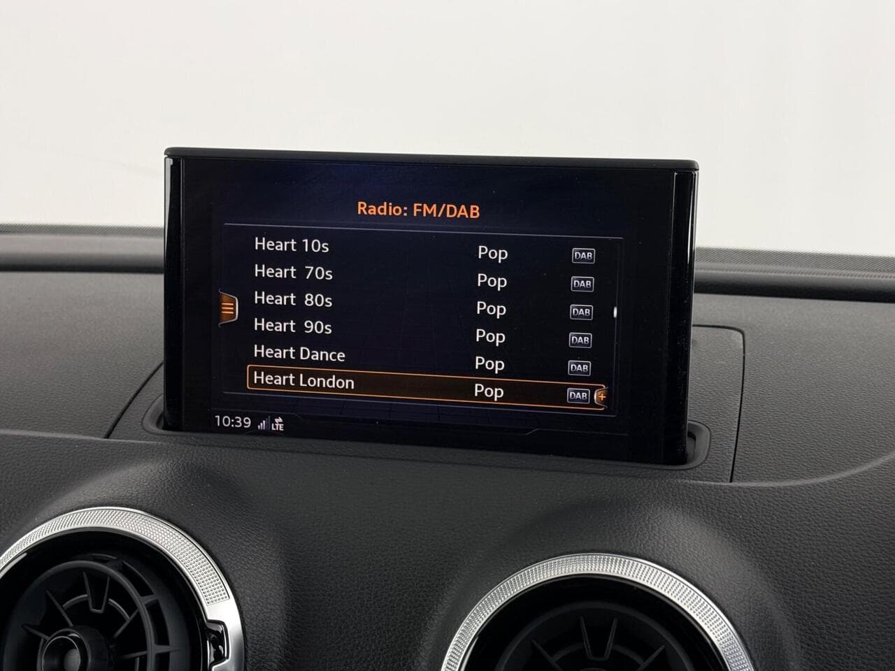Audi A3 Cabriolet thumbnail Infotainment System