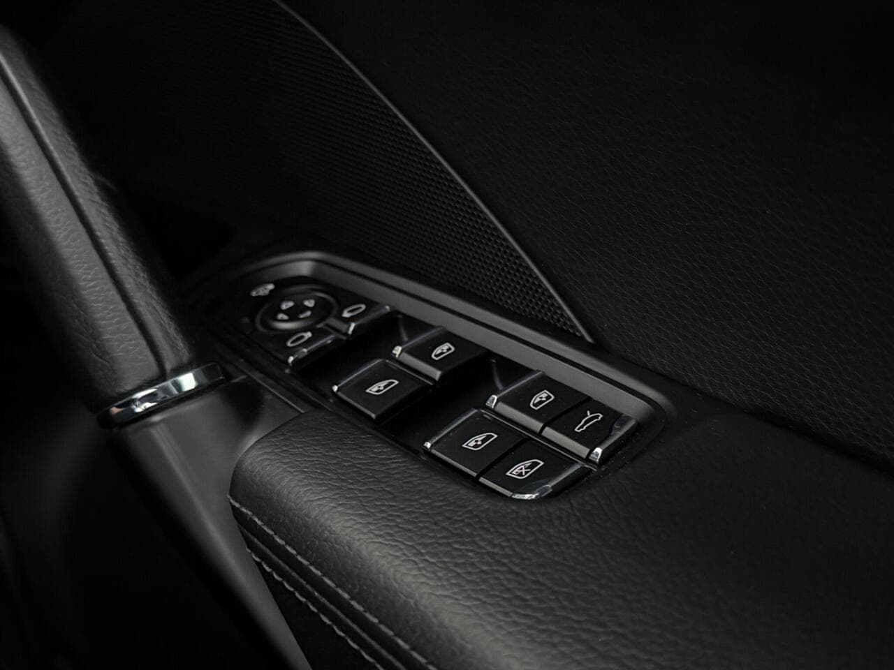 Porsche Cayenne thumbnail Misc Controls