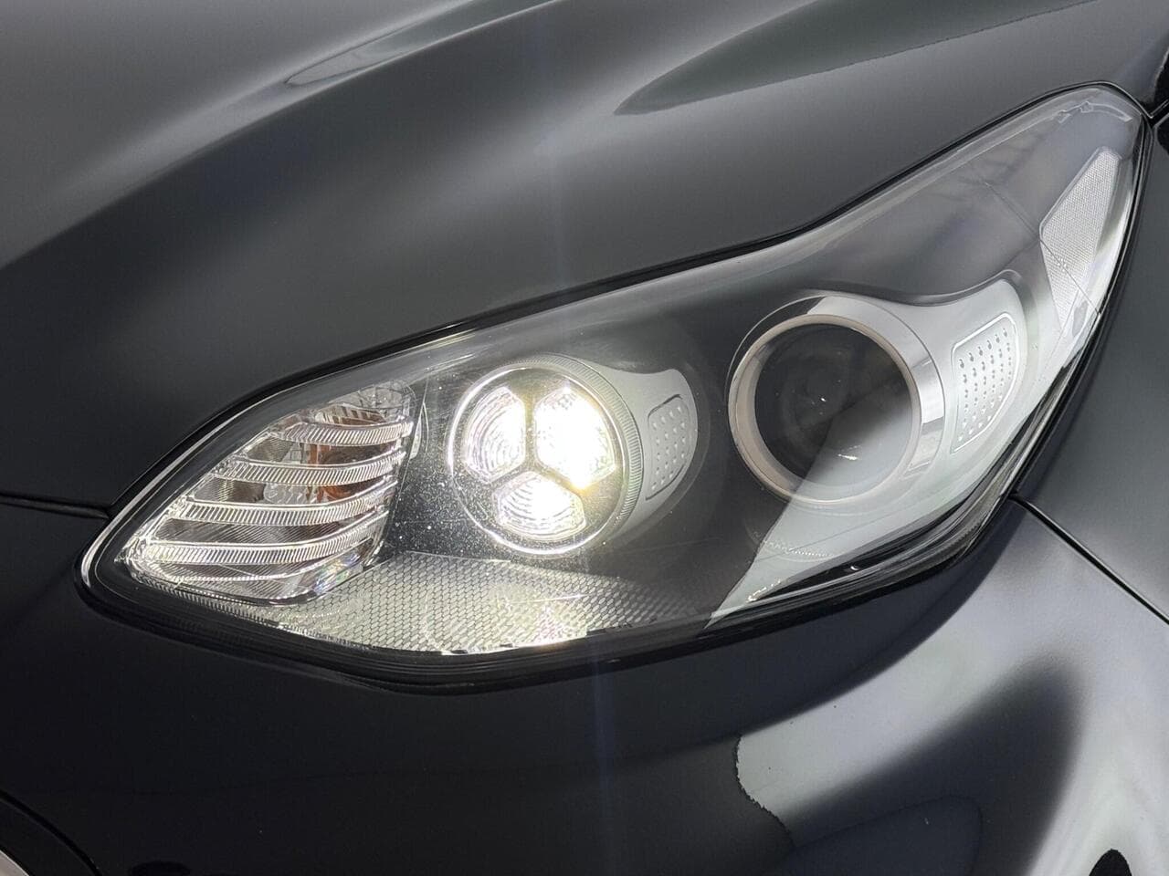 Kia Sportage thumbnail Lights Front