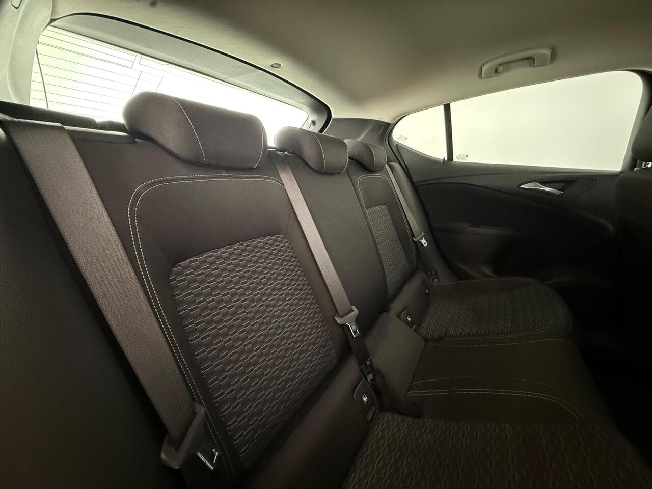 Vauxhall Astra thumbnail Seats Rear