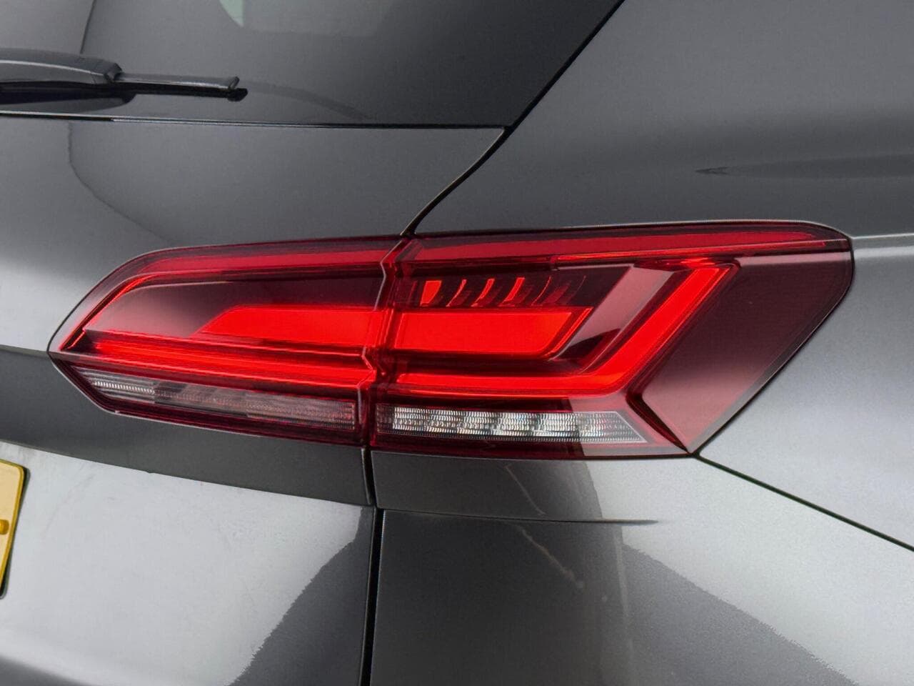 Volkswagen Touareg thumbnail Lights Rear