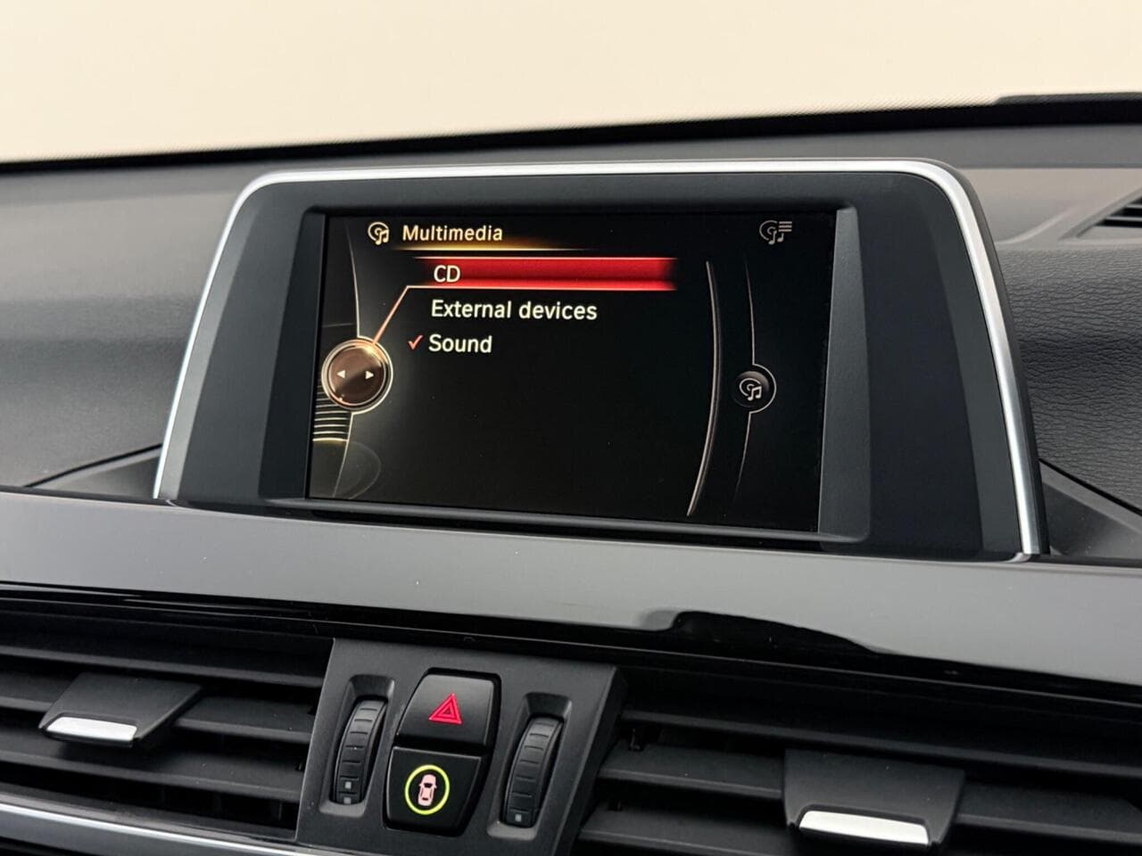 BMW X1 thumbnail Infotainment System