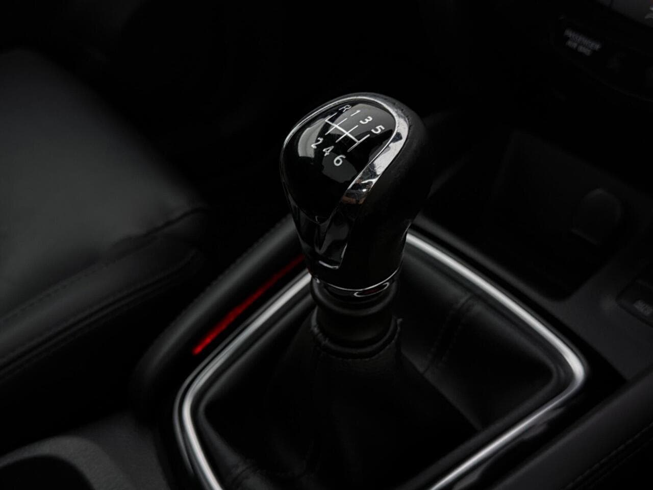Nissan Qashqai thumbnail Interior Front