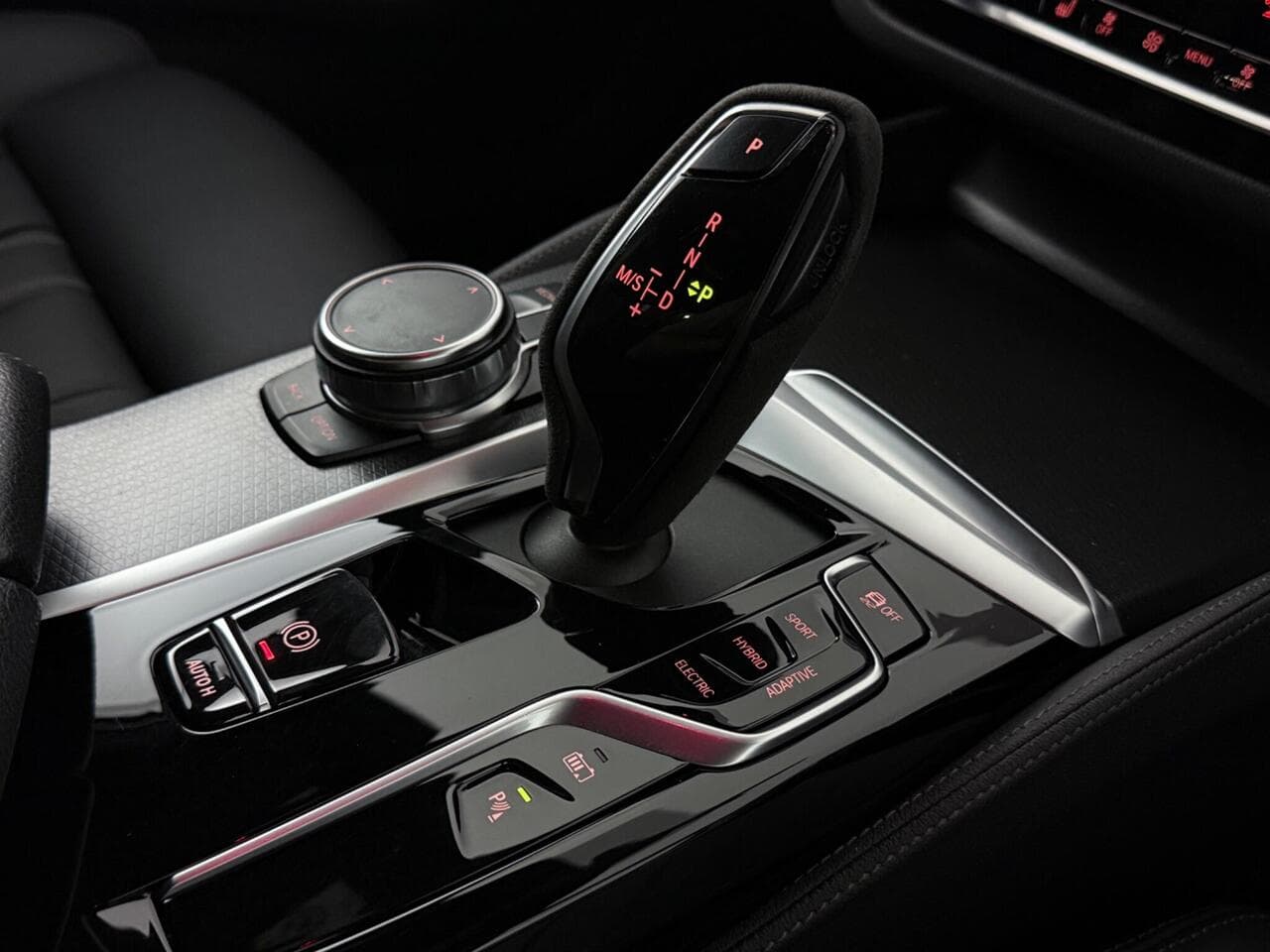 BMW 5 Series thumbnail Interior Front