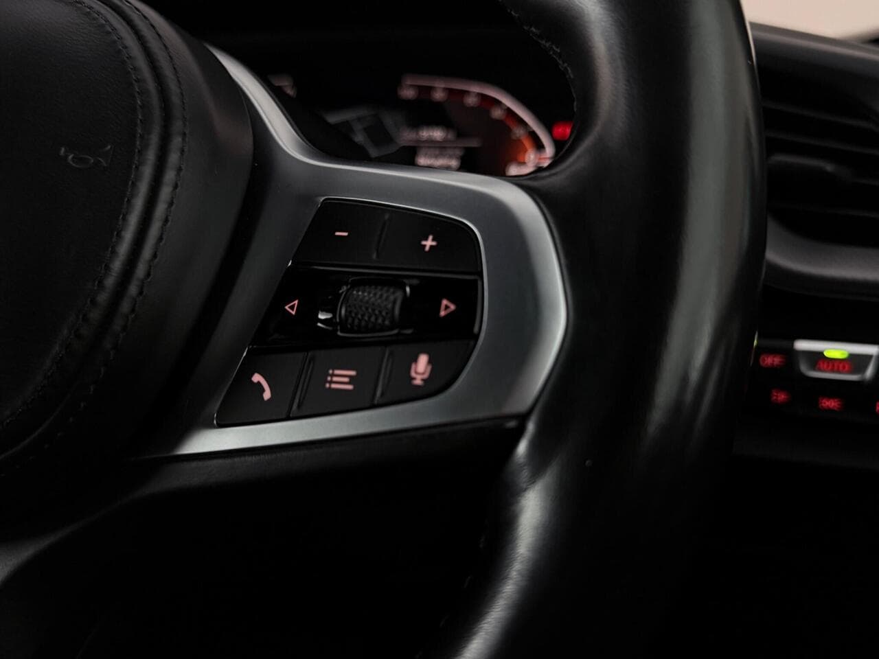 BMW 2 Series Gran Coupe thumbnail Misc Controls