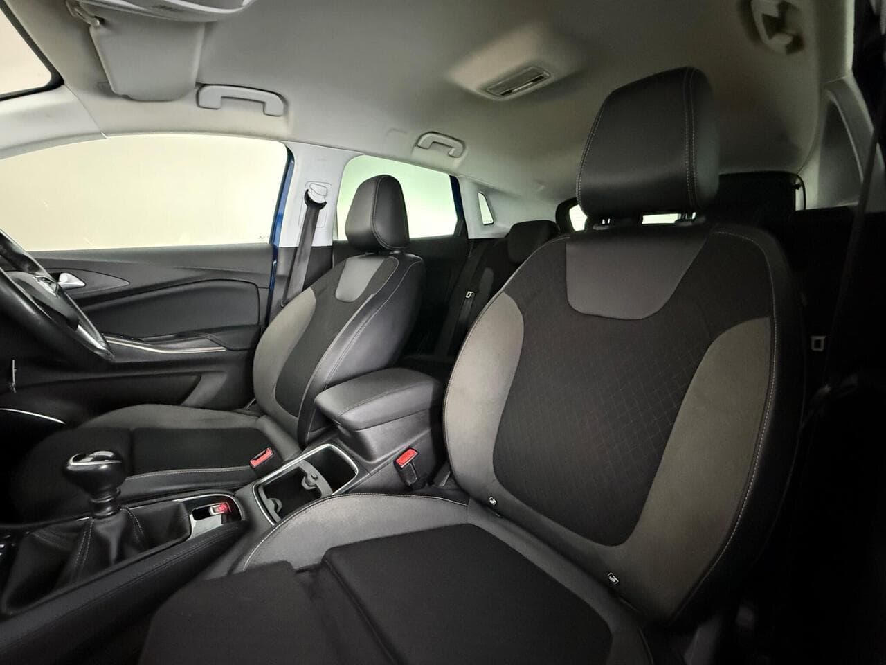 Vauxhall Grandland X thumbnail Seat Front Passenger