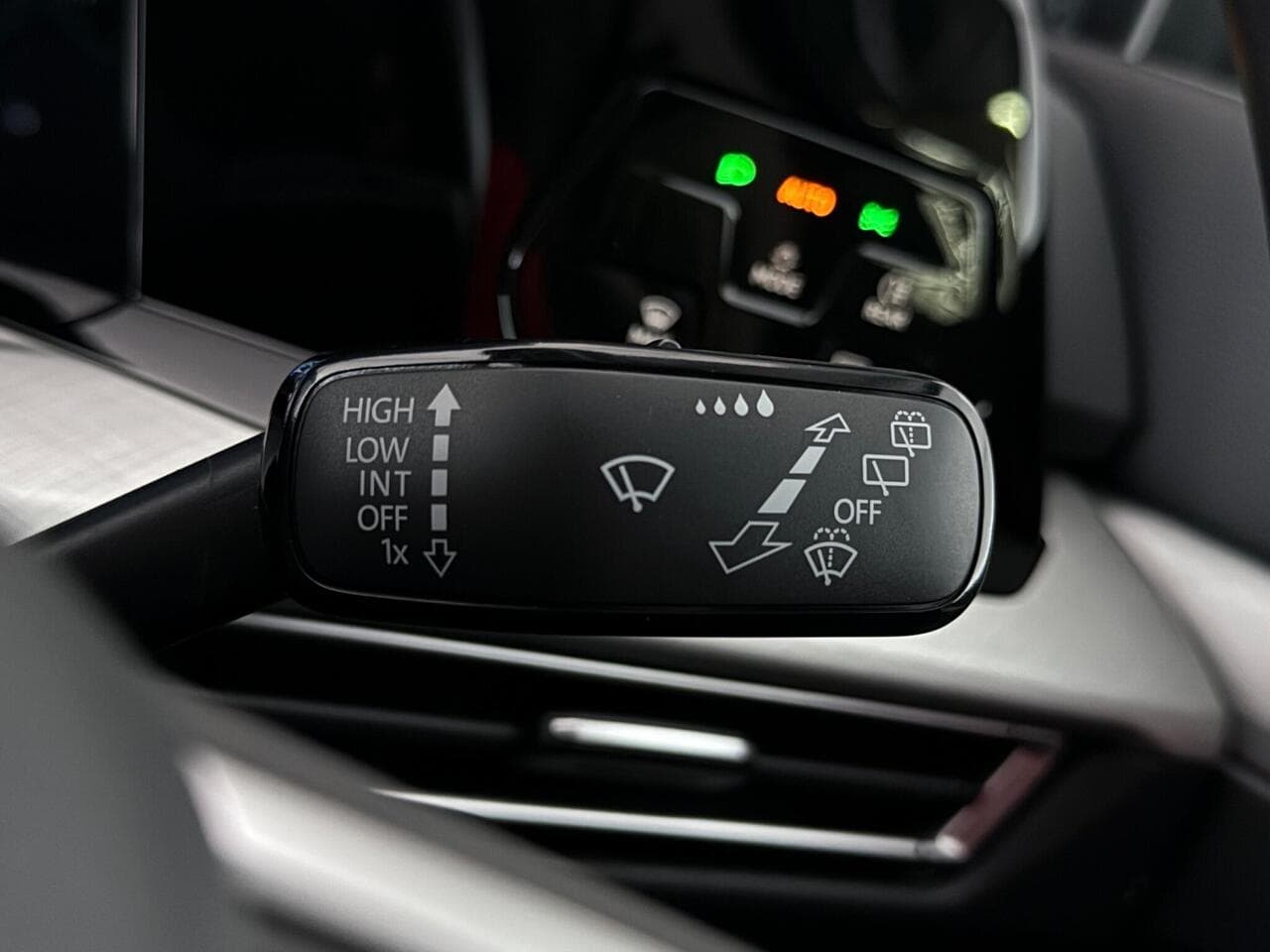 Volkswagen Golf thumbnail Misc Controls