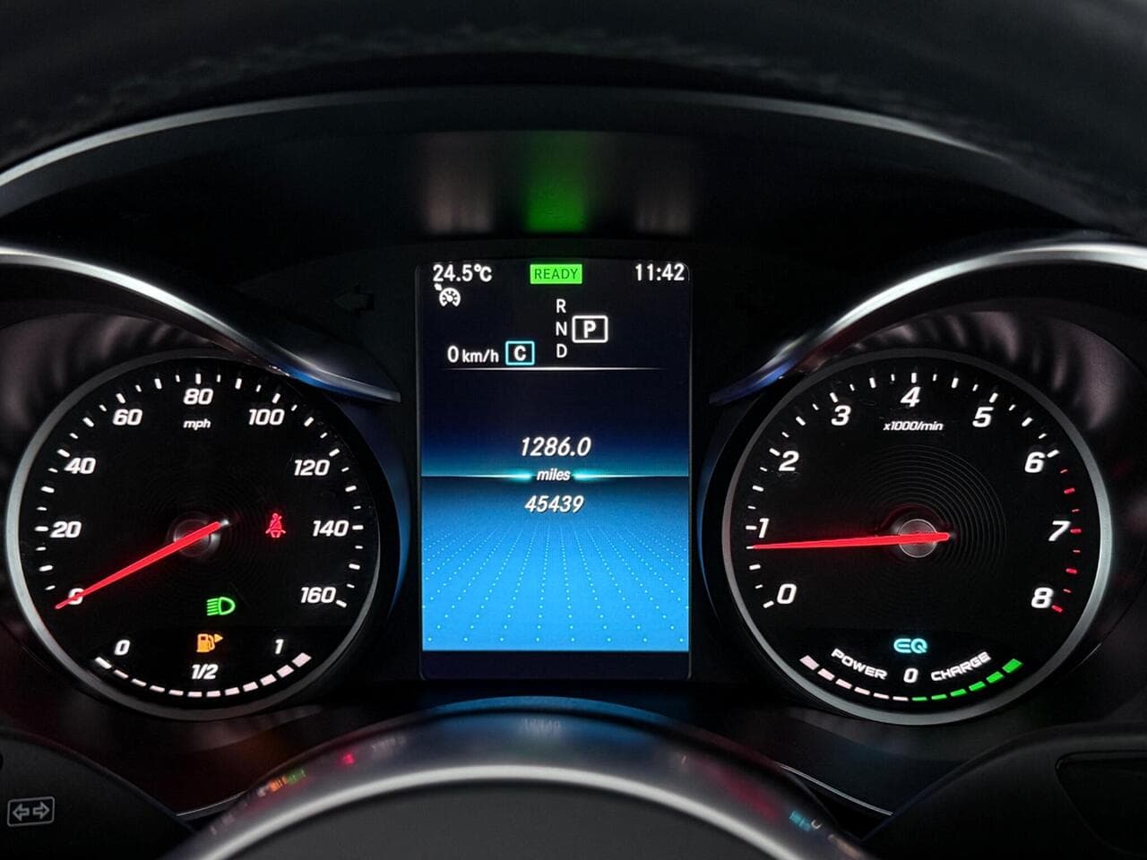 Mercedes-Benz C Class thumbnail Driver Instruments