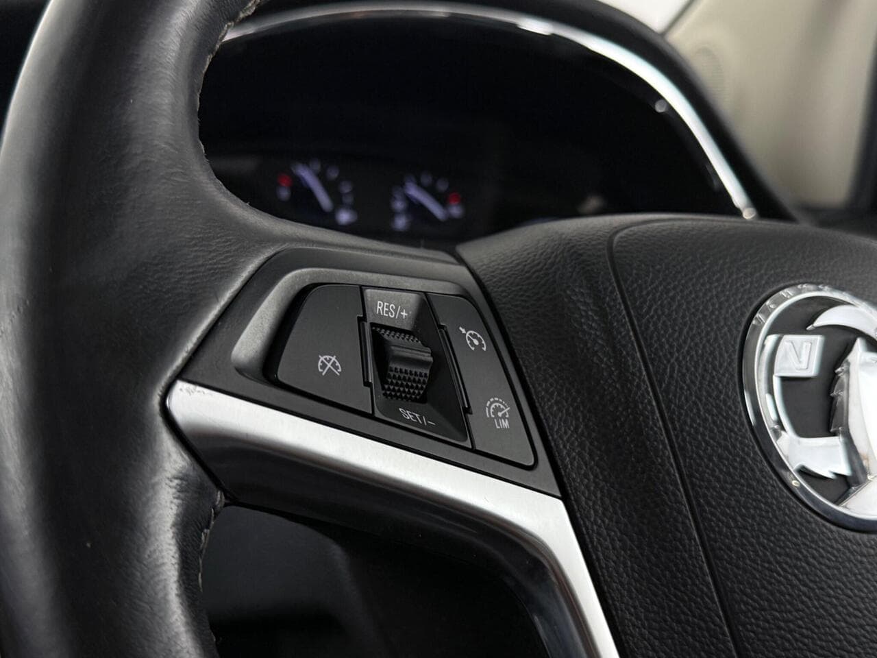 Vauxhall Mokka X thumbnail Misc Controls