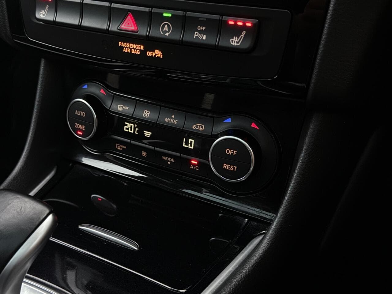 Infiniti Q30 thumbnail Misc Controls