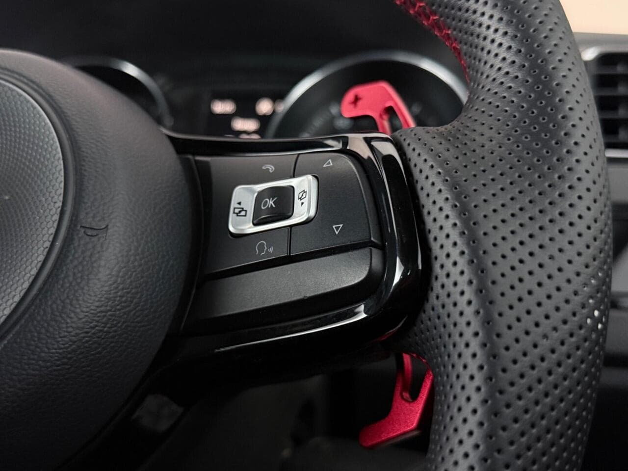 Volkswagen Polo thumbnail Misc Controls