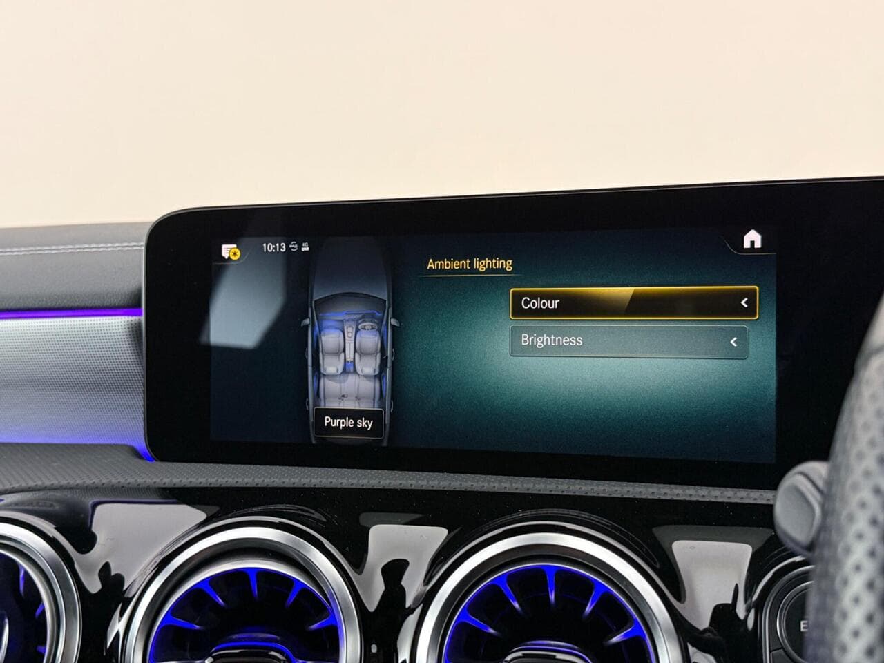 Mercedes-Benz A Class thumbnail Infotainment System