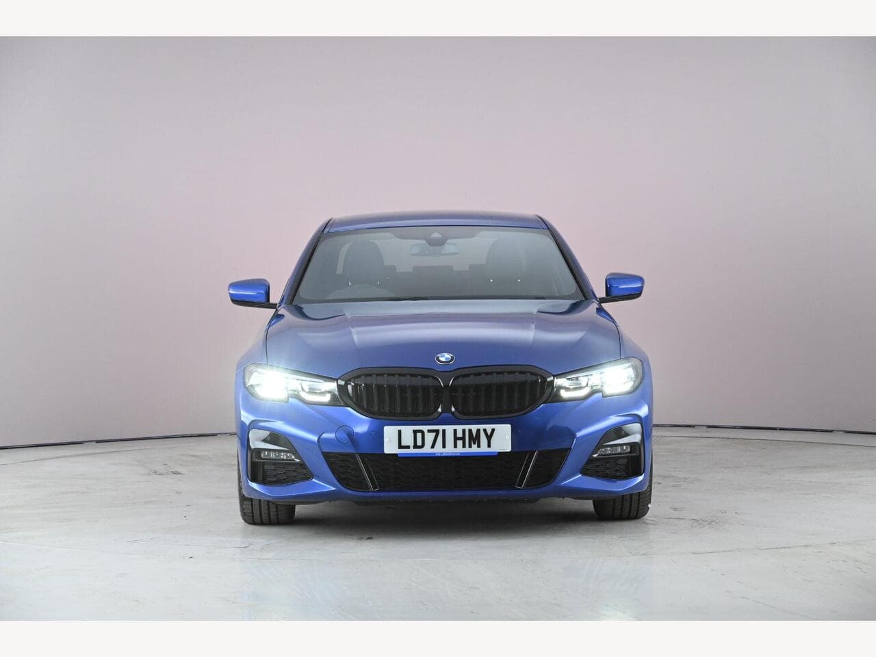 BMW 3 Series thumbnail Front