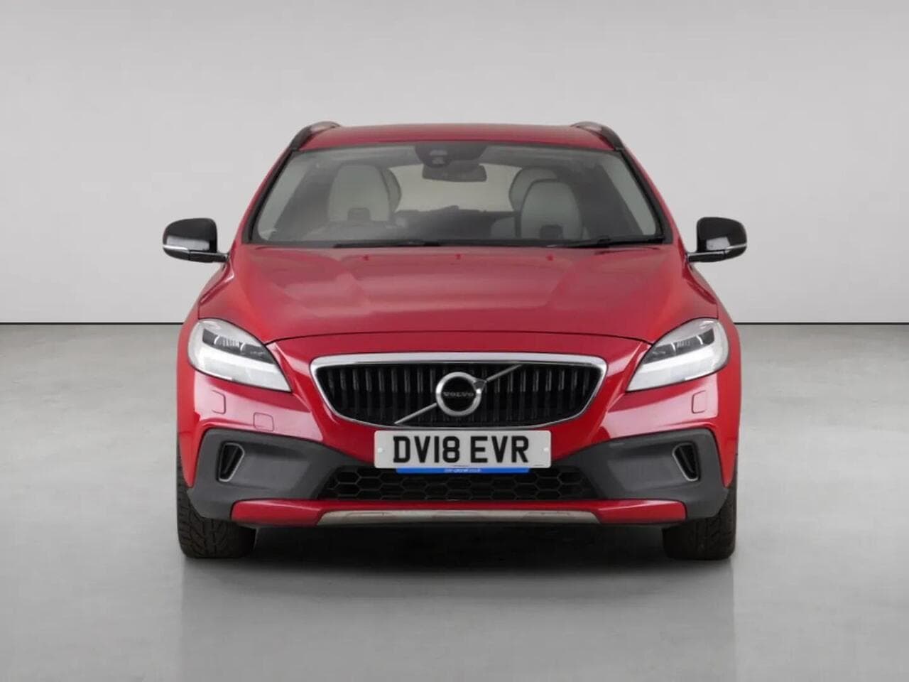 Volvo V40 Cross Country thumbnail Front