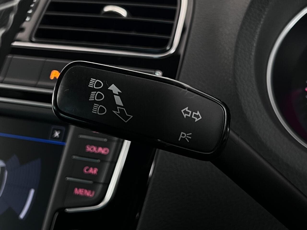 Volkswagen Polo thumbnail Misc Controls