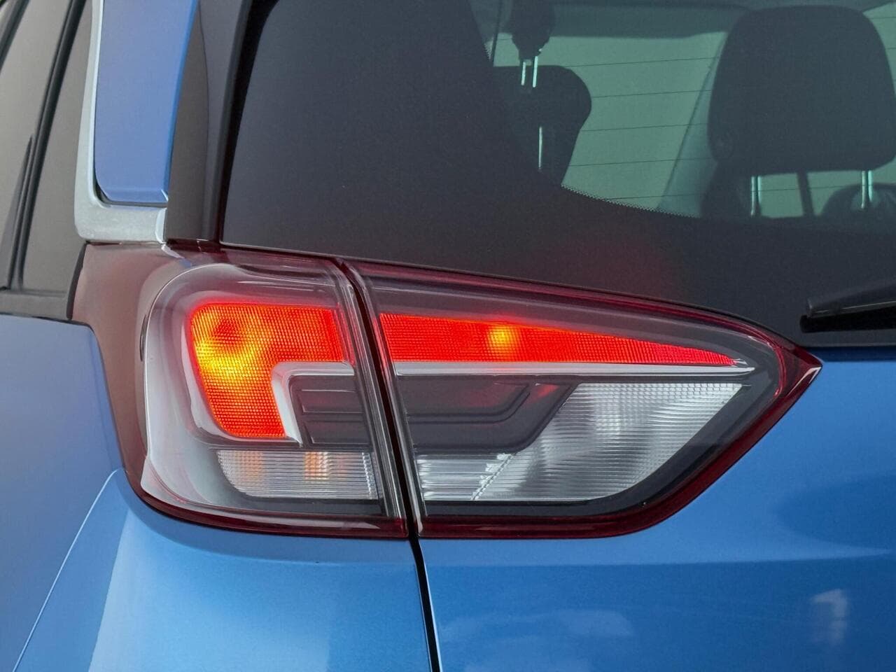 Vauxhall Crossland X thumbnail Lights Rear