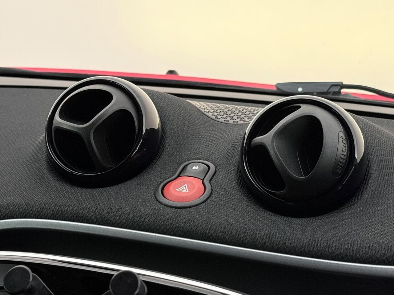 Smart fortwo thumbnail Interior Front