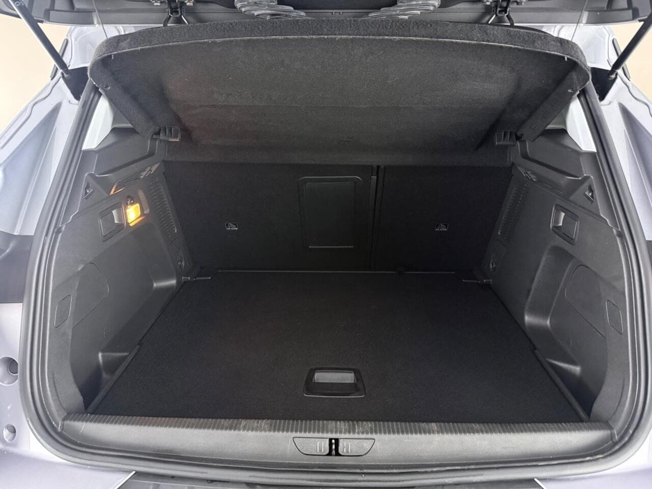 Vauxhall Grandland X thumbnail Boot