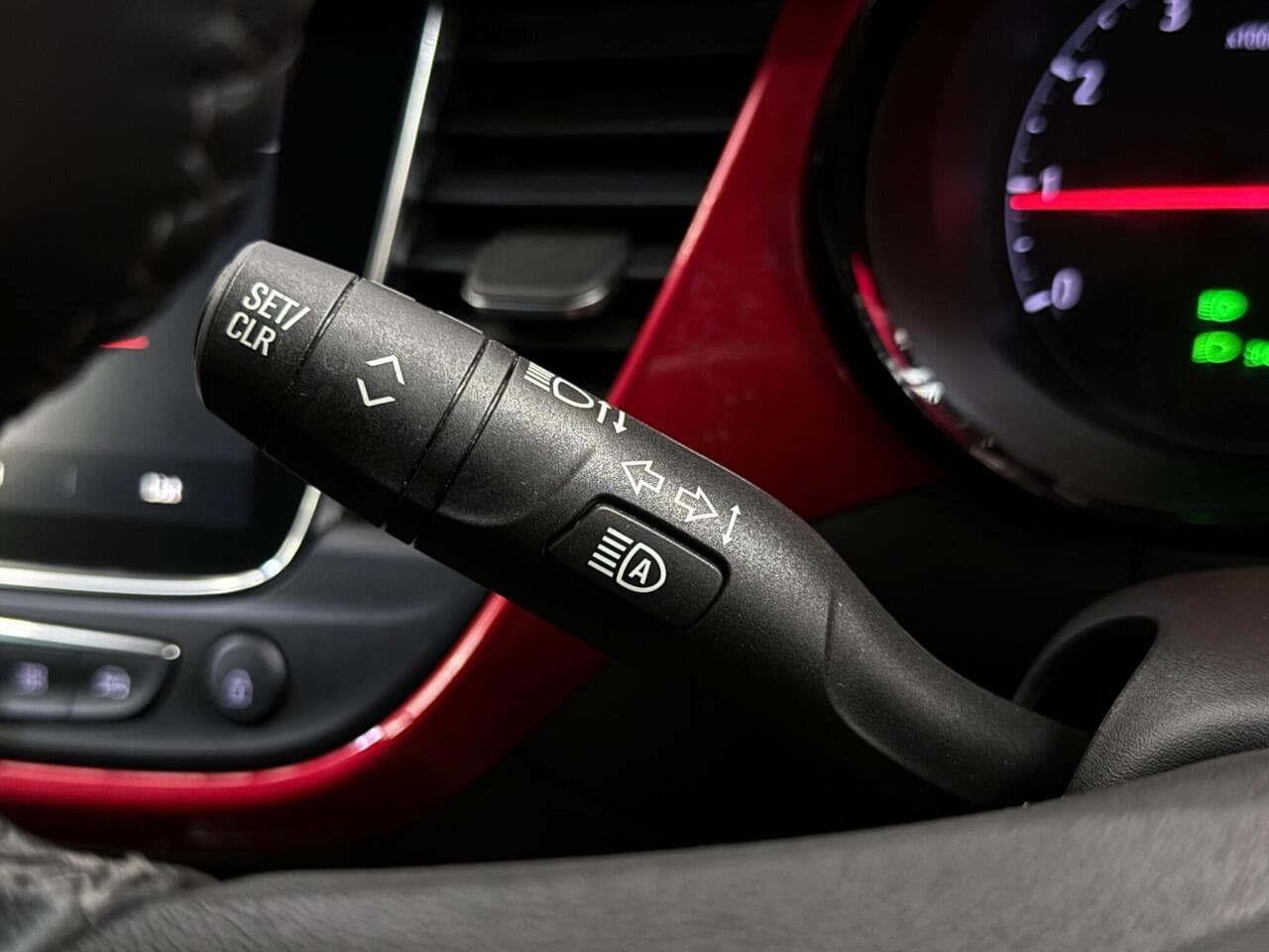 Vauxhall Crossland thumbnail Misc Controls