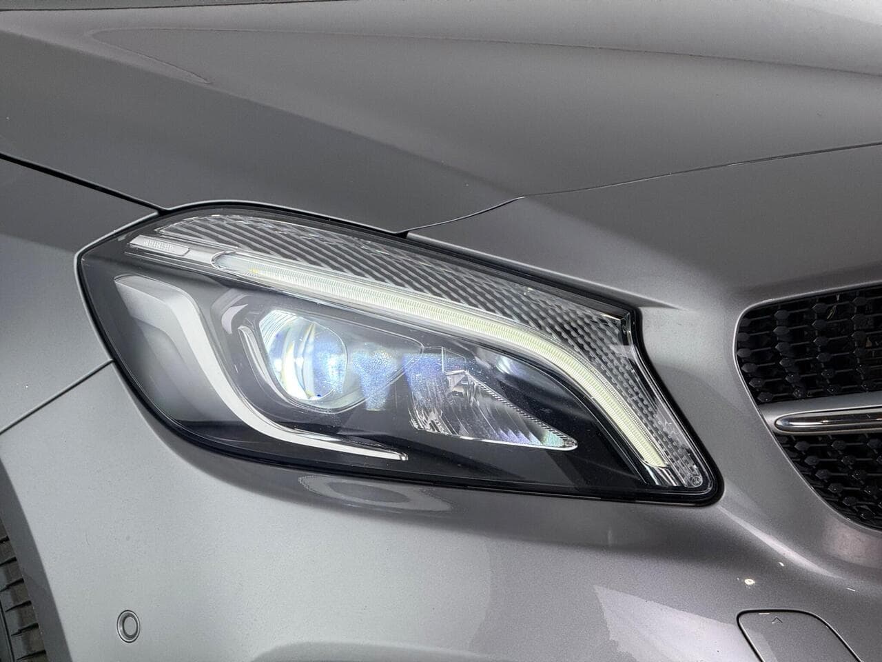 Mercedes-Benz A Class thumbnail Lights Front