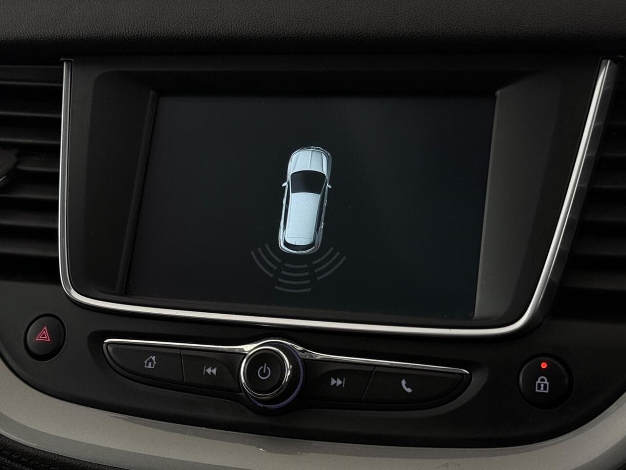Vauxhall Grandland X thumbnail Infotainment System