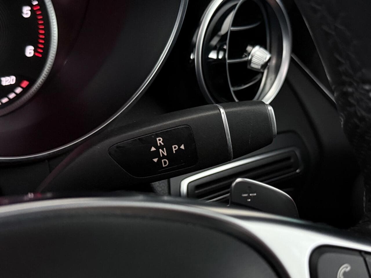 Mercedes-Benz GLC thumbnail Misc Controls