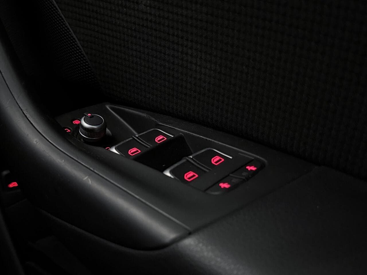 Audi Q3 thumbnail Misc Controls