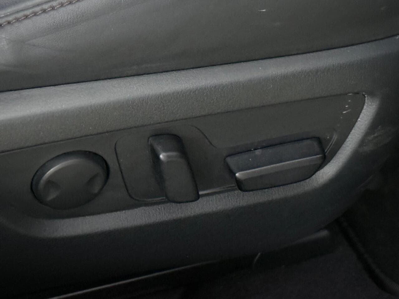 Mazda CX-30 thumbnail Misc Controls