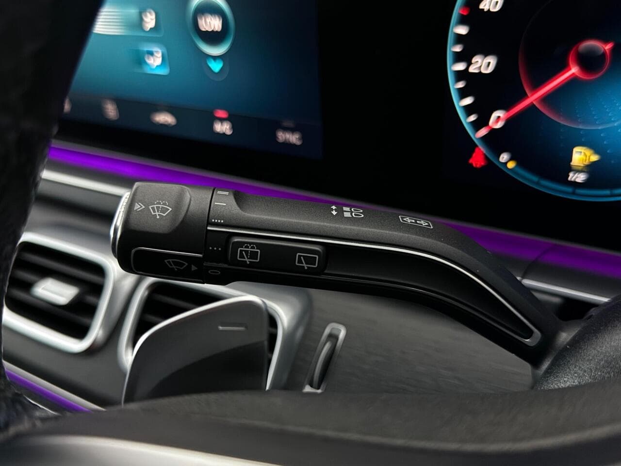 Mercedes-Benz GLE thumbnail Misc Controls