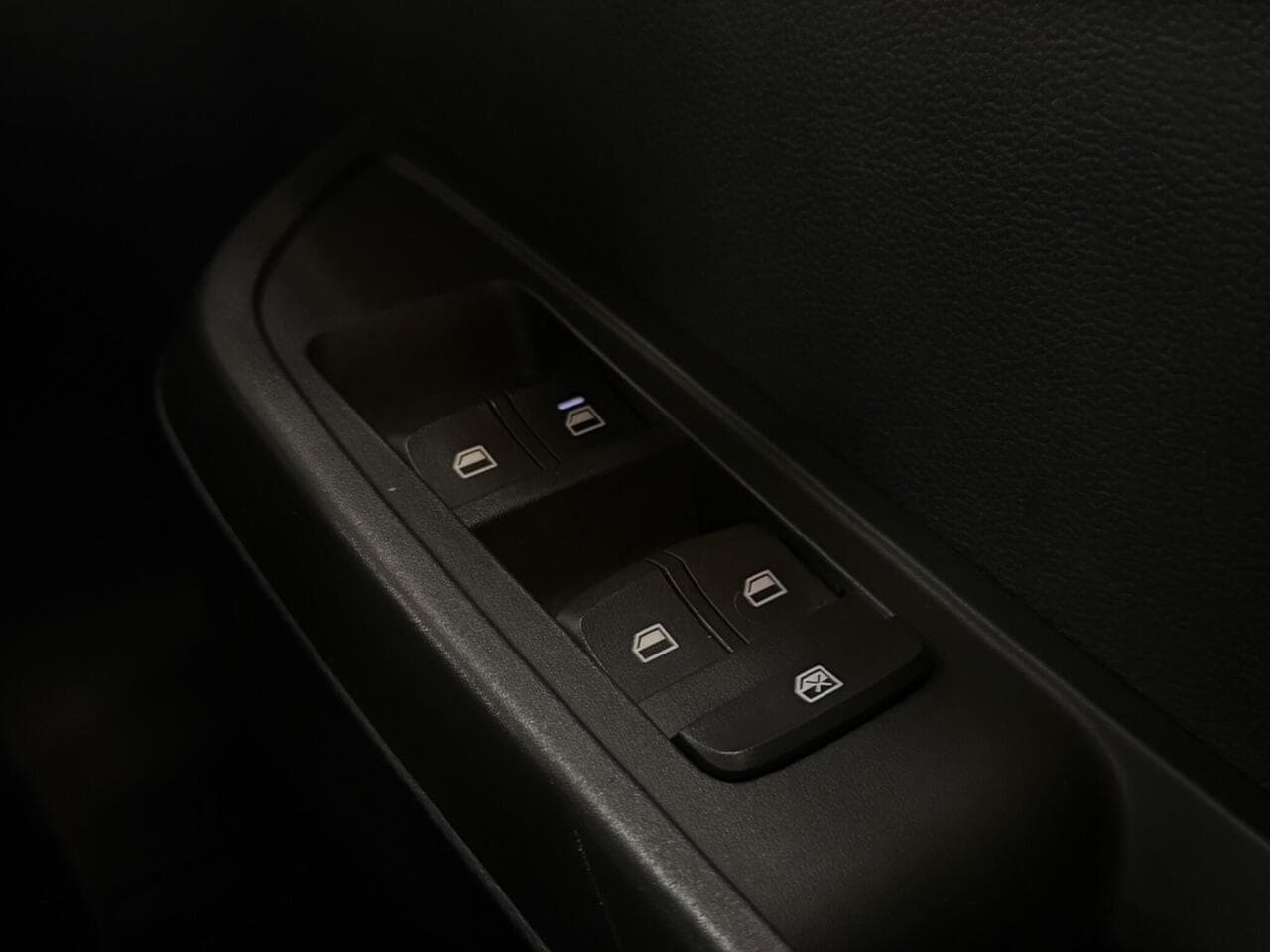 MG MG3 thumbnail Misc Controls