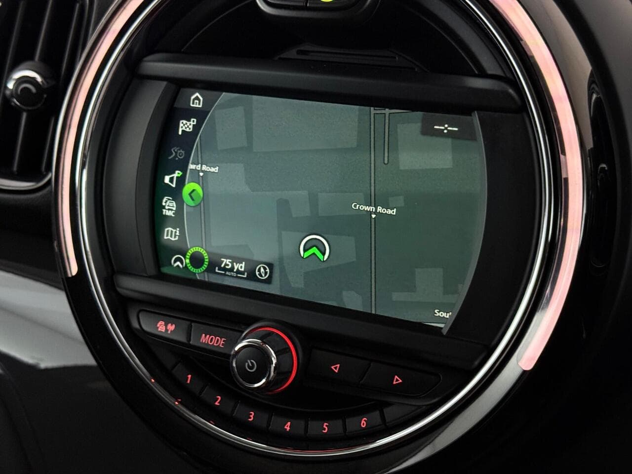 MINI Countryman thumbnail Infotainment System
