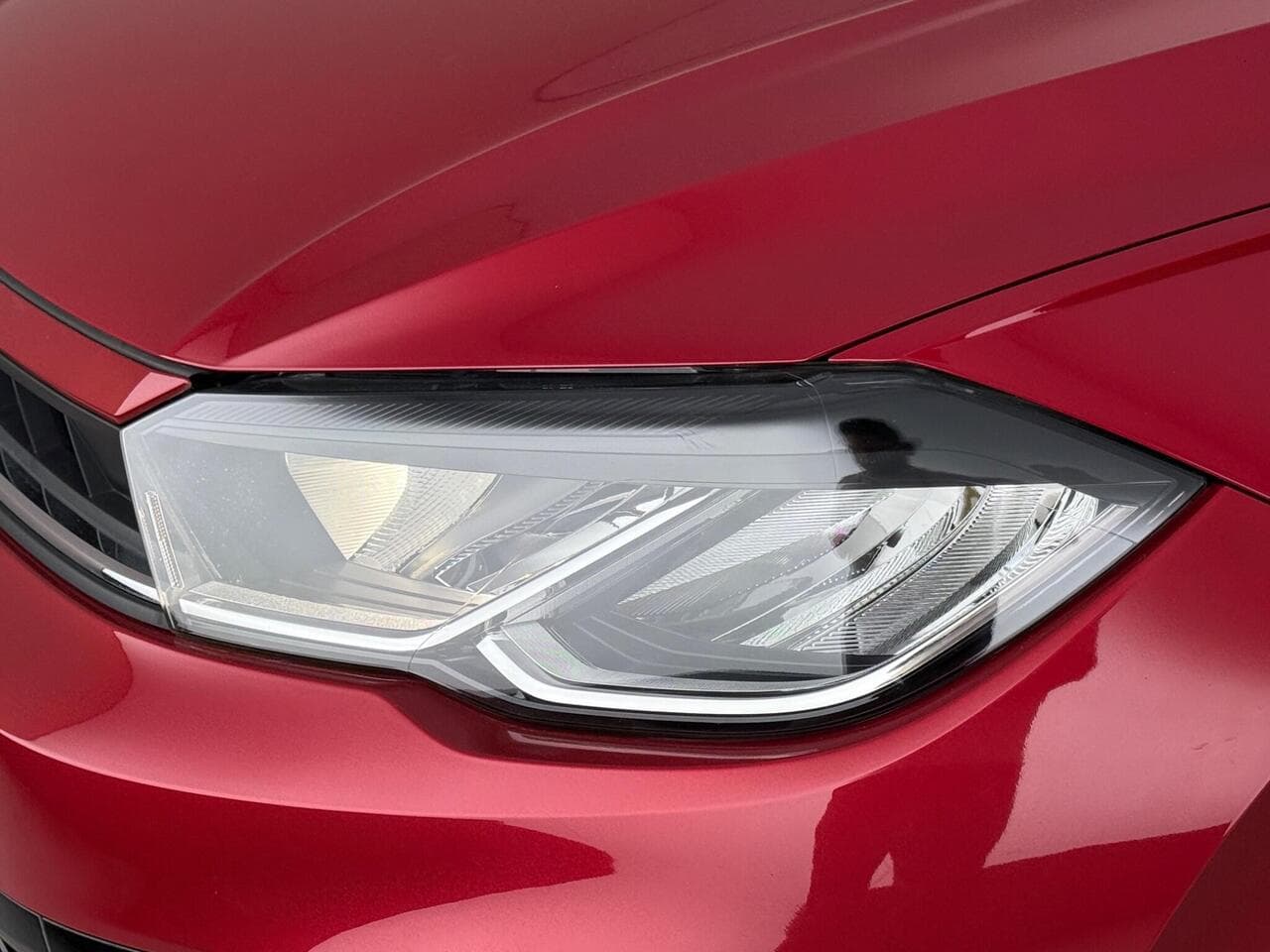 Volkswagen Polo thumbnail Lights Front