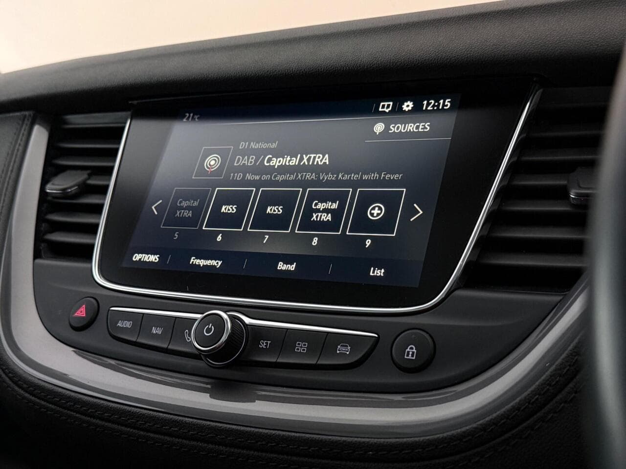 Vauxhall Grandland X thumbnail Infotainment System