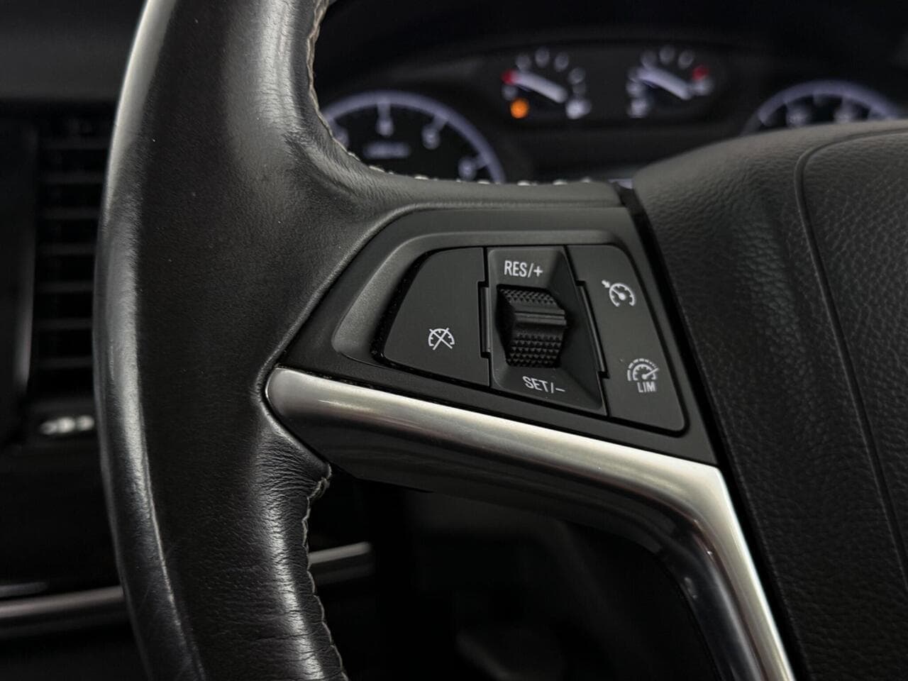 Vauxhall Mokka X thumbnail Misc Controls